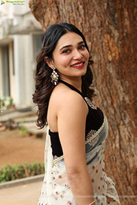 Jenifer Emmanuel at Paramapada Sopanam Teaser Launch