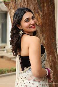 Jenifer Emmanuel at Paramapada Sopanam Teaser Launch