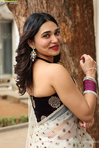 Jenifer Emmanuel at Paramapada Sopanam Teaser Launch