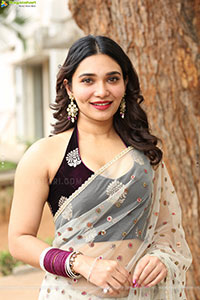Jenifer Emmanuel at Paramapada Sopanam Teaser Launch