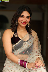 Jenifer Emmanuel at Paramapada Sopanam Teaser Launch