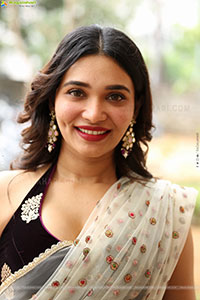 Jenifer Emmanuel at Paramapada Sopanam Teaser Launch