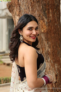 Jenifer Emmanuel at Paramapada Sopanam Teaser Launch