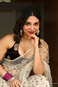 Jenifer Emmanuel at Paramapada Sopanam Teaser Launch