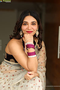 Jenifer Emmanuel at Paramapada Sopanam Teaser Launch