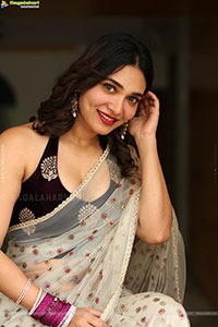 Jenifer Emmanuel at Paramapada Sopanam Teaser Launch