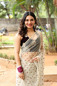 Jenifer Emmanuel at Paramapada Sopanam Teaser Launch