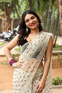 Jenifer Emmanuel at Paramapada Sopanam Teaser Launch
