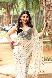 Jenifer Emmanuel at Paramapada Sopanam Teaser Launch