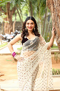Jenifer Emmanuel at Paramapada Sopanam Teaser Launch