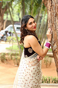 Jenifer Emmanuel at Paramapada Sopanam Teaser Launch