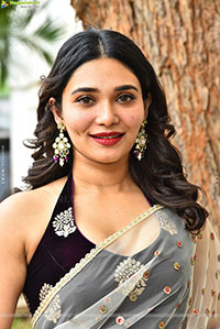 Jenifer Emmanuel at Paramapada Sopanam Teaser Launch