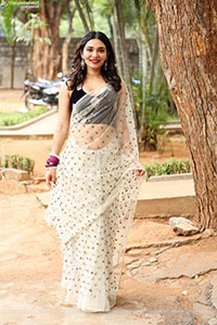 Jenifer Emmanuel at Paramapada Sopanam Teaser Launch