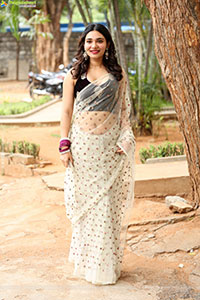 Jenifer Emmanuel at Paramapada Sopanam Teaser Launch