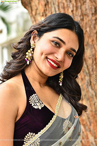 Jenifer Emmanuel at Paramapada Sopanam Teaser Launch