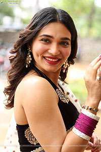 Jenifer Emmanuel at Paramapada Sopanam Teaser Launch