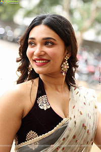 Jenifer Emmanuel at Paramapada Sopanam Teaser Launch