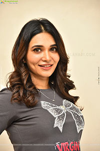 Jenifer Emmanuel at Virgin Boys Dum Diga Dum Song Launch