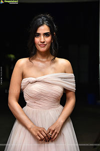 Kavya Thapar at Nenu Ready Movie Title Glimpse Launch
