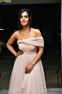 Kavya Thapar at Nenu Ready Movie Title Glimpse Launch