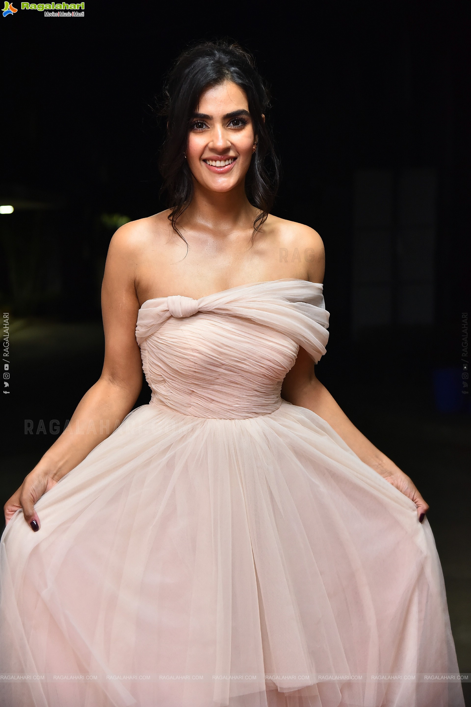 Kavya Thapar at Nenu Ready Movie Title Glimpse Launch, HD Gallery