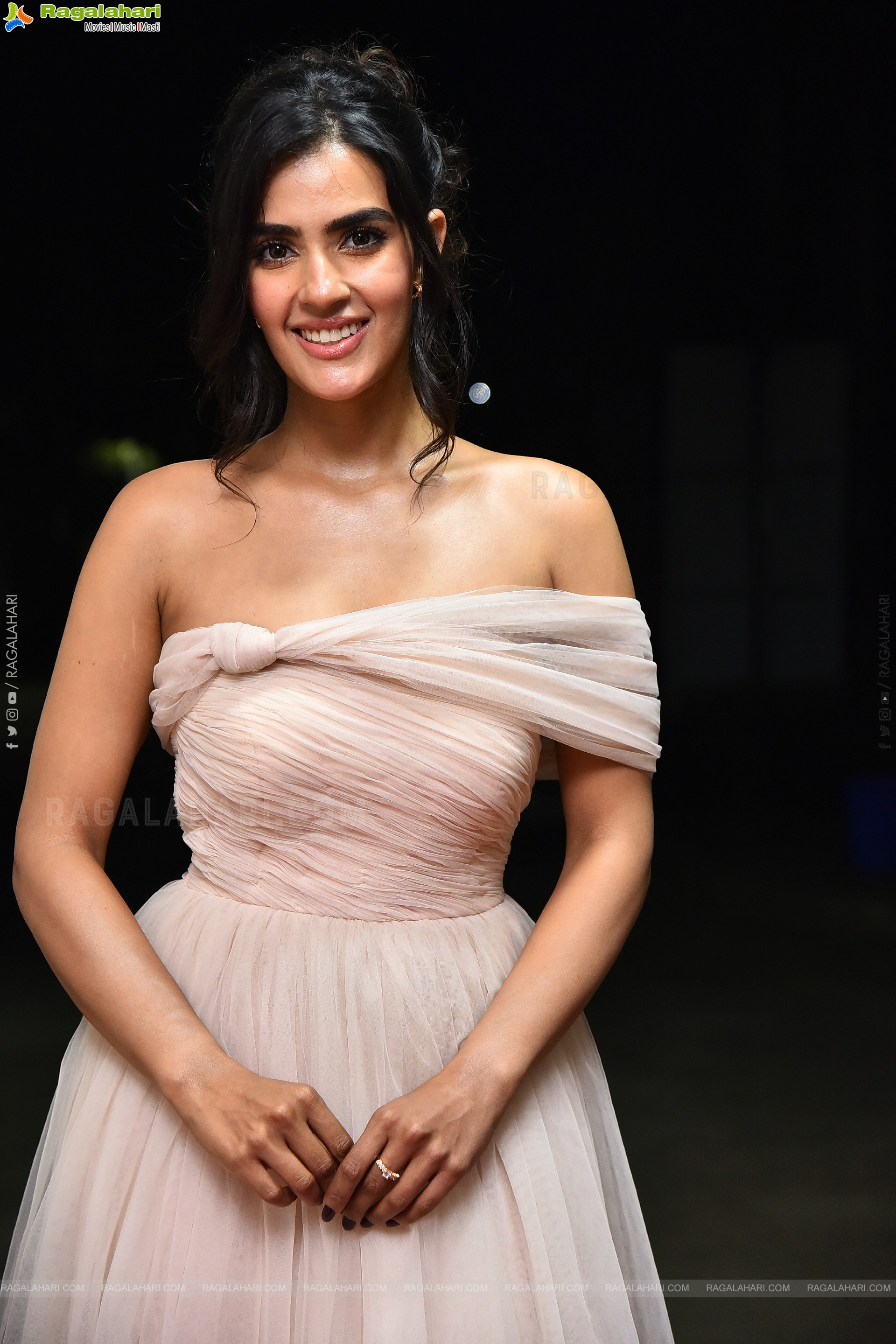 Kavya Thapar at Nenu Ready Movie Title Glimpse Launch, HD Gallery