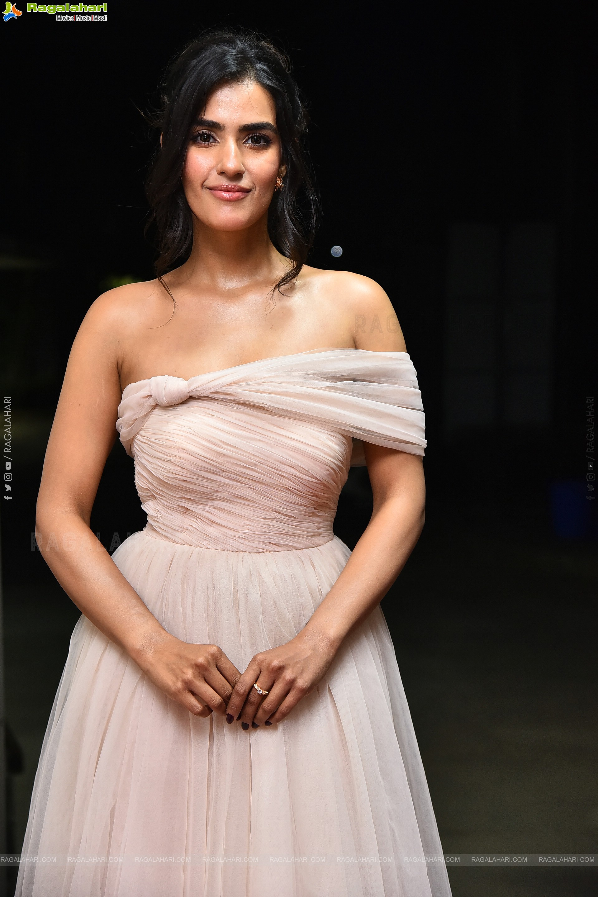Kavya Thapar at Nenu Ready Movie Title Glimpse Launch, HD Gallery