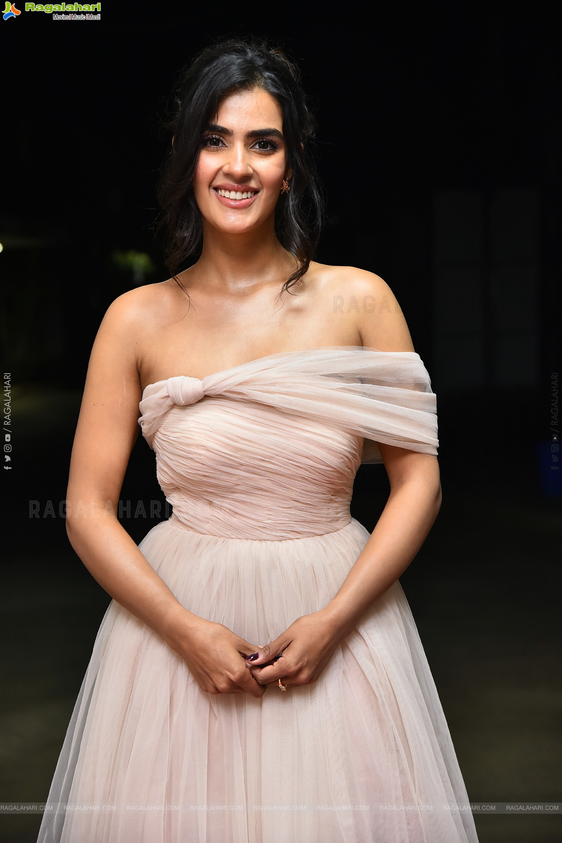 Kavya Thapar at Nenu Ready Movie Title Glimpse Launch, HD Gallery