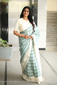 Laya stills at Thammudu Movie Interview, HD Gallery