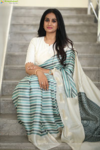 Laya stills at Thammudu Movie Interview, HD Gallery