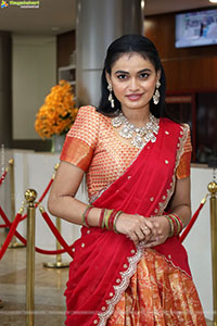 Manu Malleshwari at Hilife Exhibition Launch Event