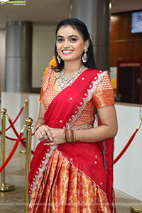 Manu Malleshwari at Hilife Exhibition Launch Event