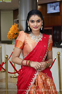 Manu Malleshwari at Hilife Exhibition Launch Event