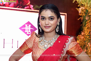 Manu Malleshwari at Hilife Exhibition Launch Event