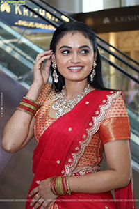 Manu Malleshwari at Hilife Exhibition Launch Event