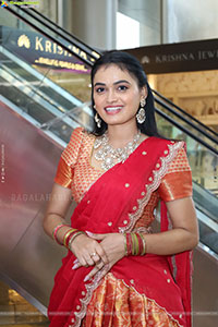 Manu Malleshwari at Hilife Exhibition Launch Event
