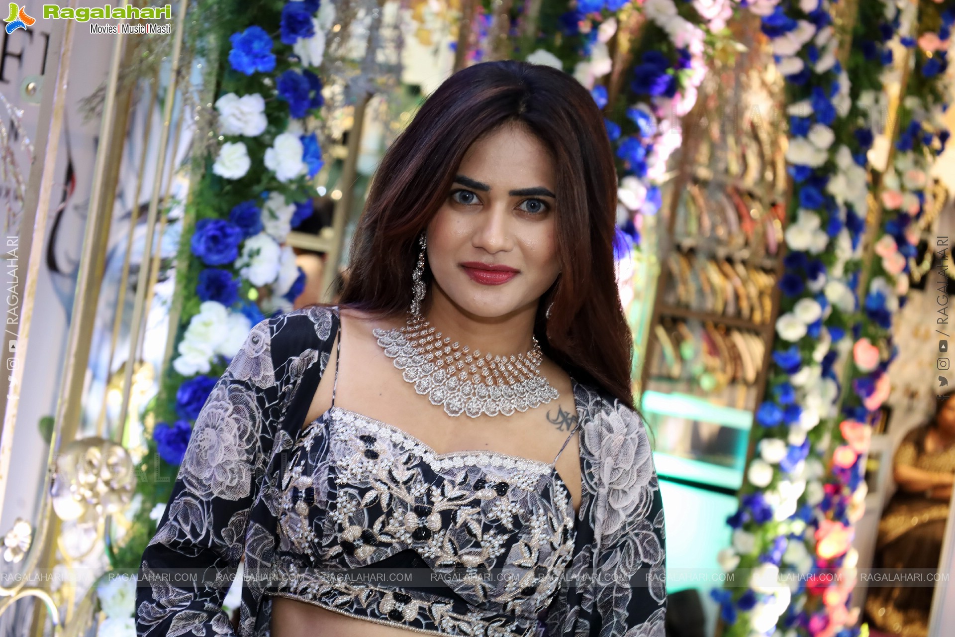 Naziya Khan Stills in Black Designer Dress, HD Gallery