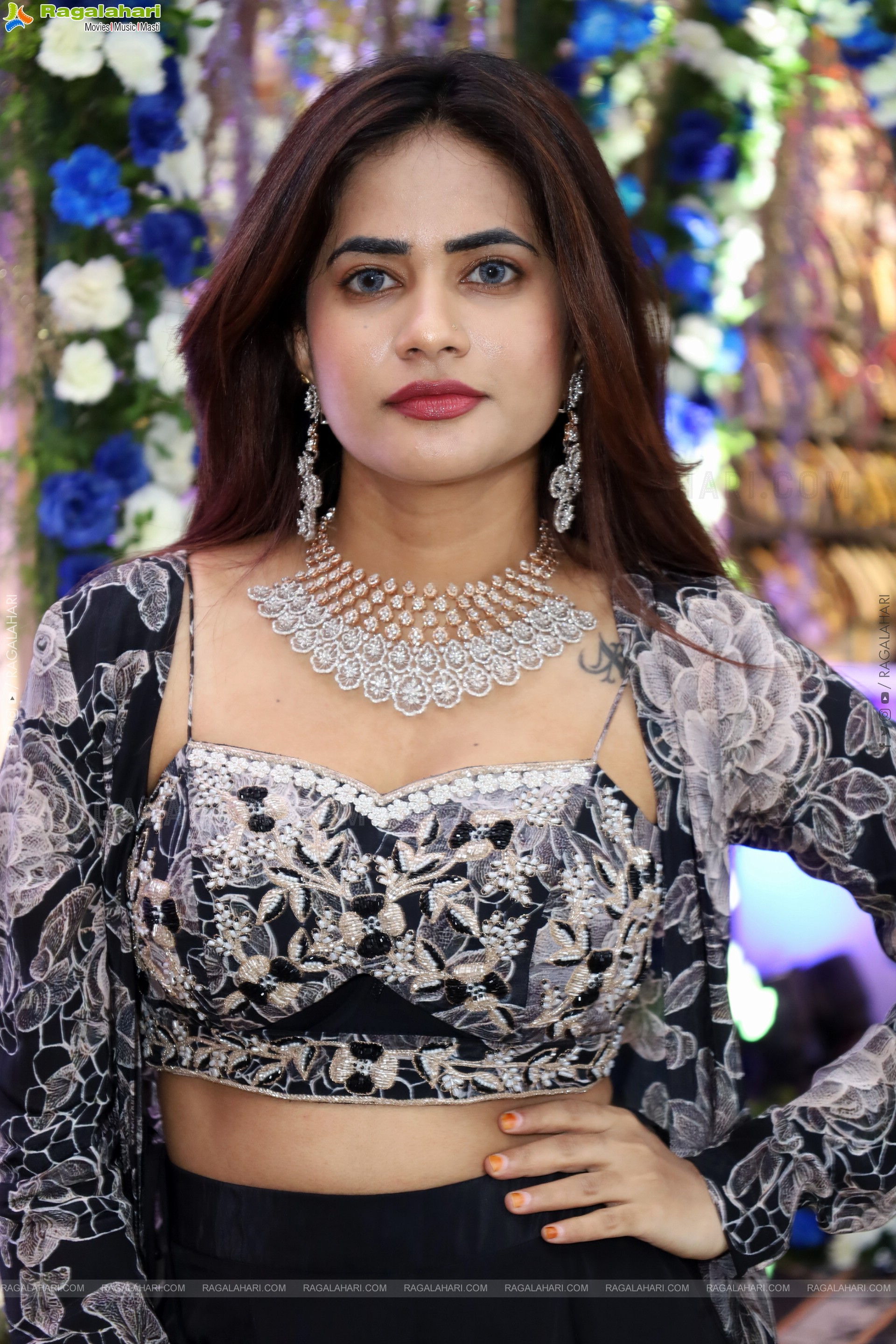 Naziya Khan Stills in Black Designer Dress, HD Gallery