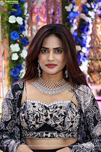 Naziya Khan Stills in Black Designer Dress, HD Gallery