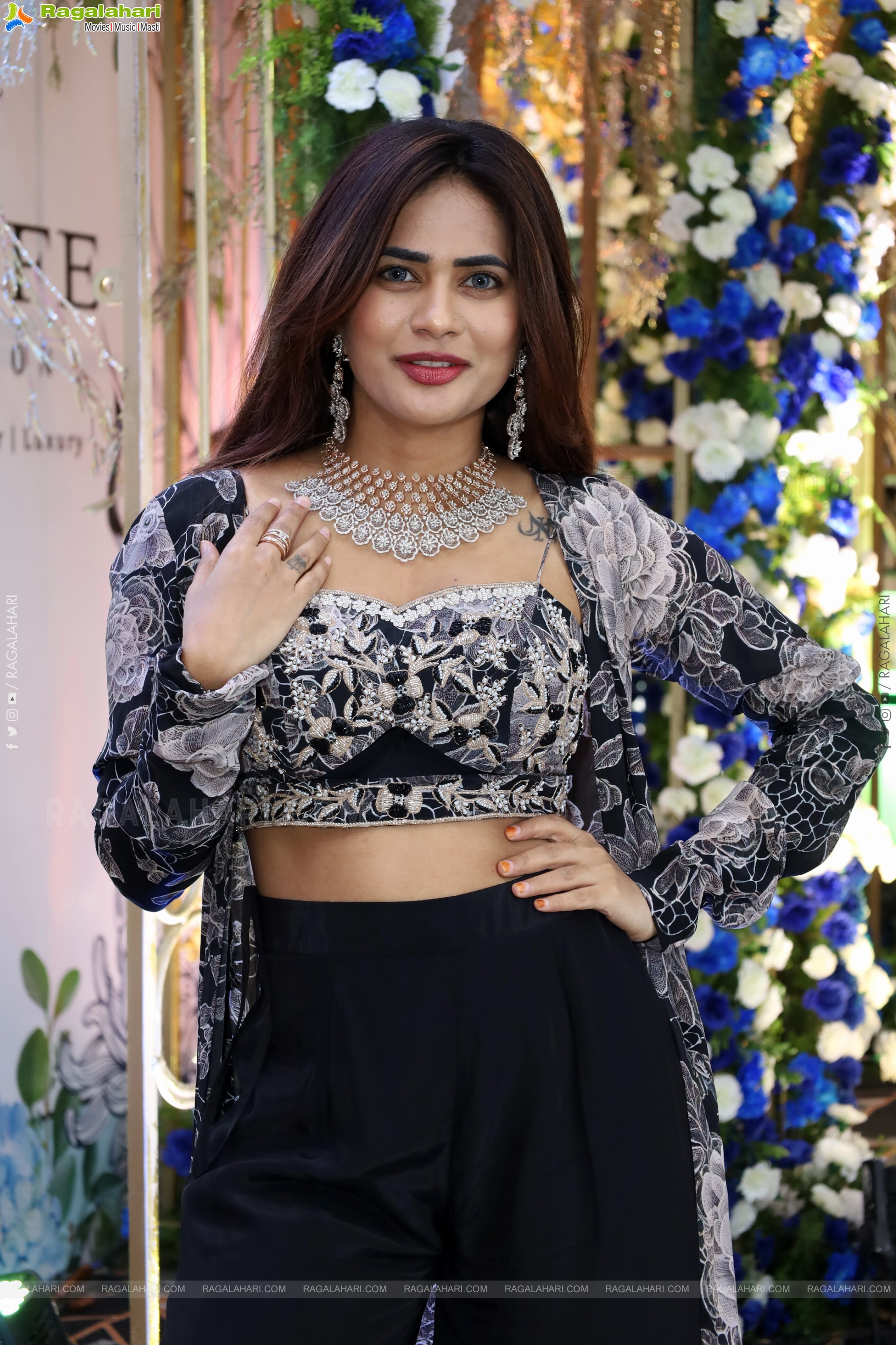 Naziya Khan Stills in Black Designer Dress, HD Gallery