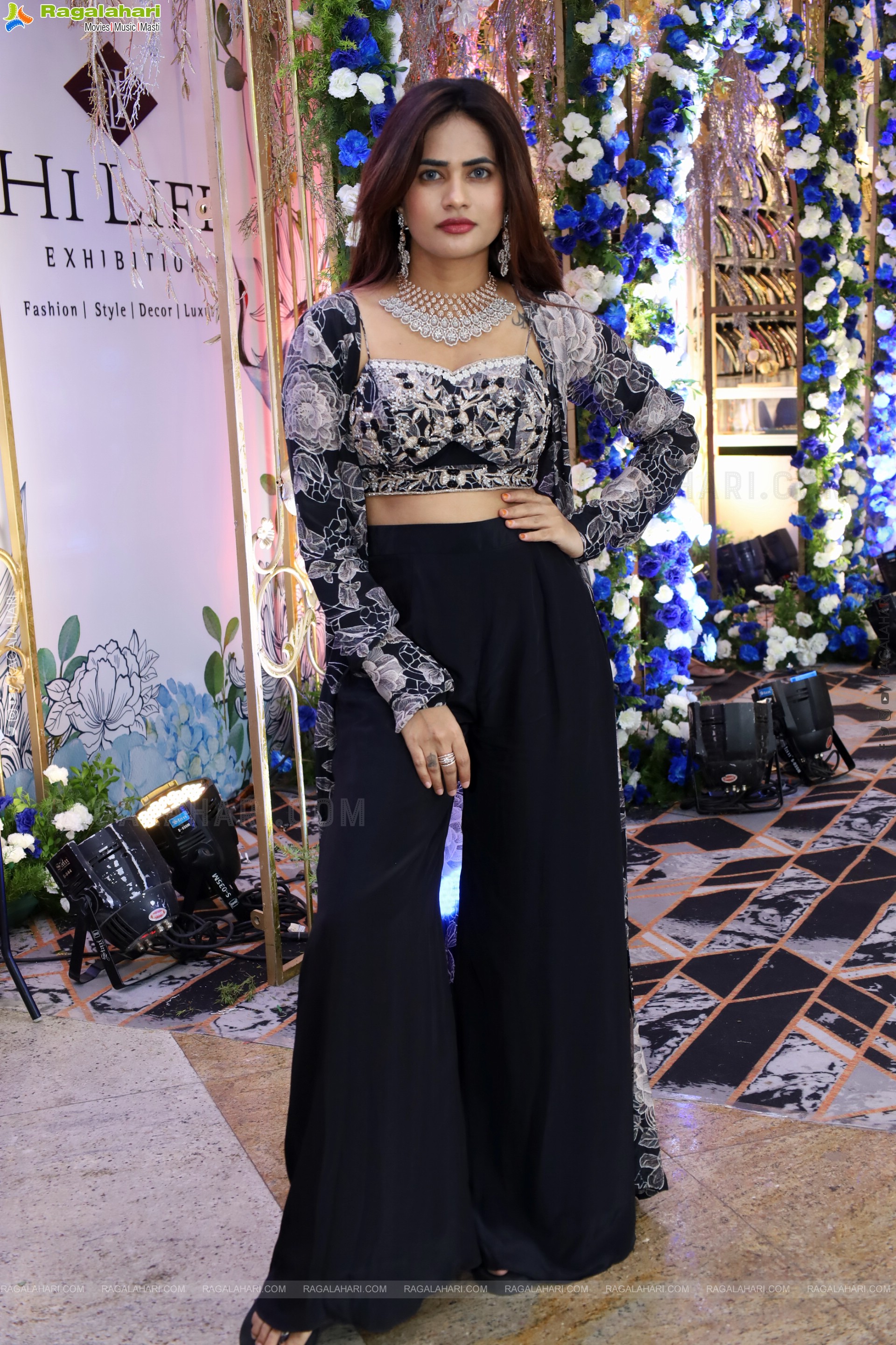 Naziya Khan Stills in Black Designer Dress, HD Gallery