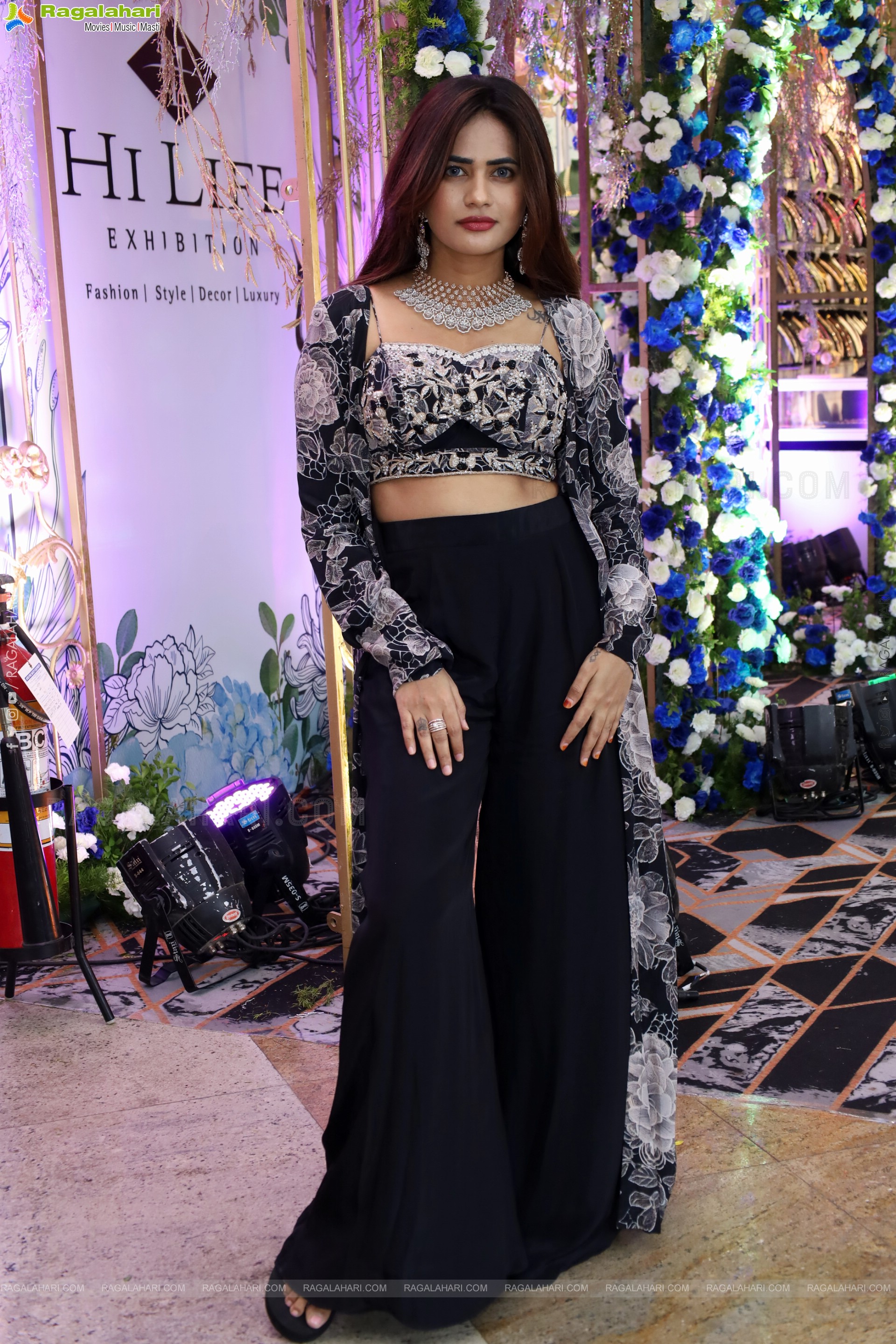 Naziya Khan Stills in Black Designer Dress, HD Gallery