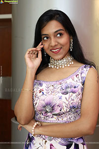 Poojitha Reddy Latest Stills, HD Gallery 