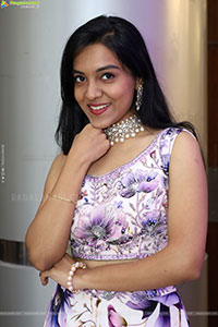 Poojitha Reddy Latest Stills, HD Gallery 