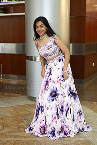 Poojitha Reddy Latest Stills, HD Gallery 
