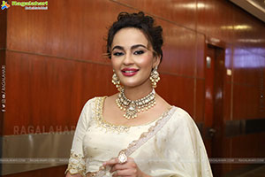 Seerat Kapoor at Hi Life Exhibition Launch, HD Gallery