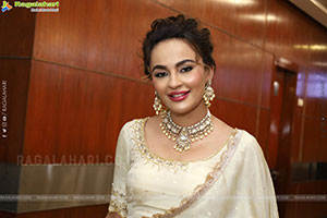 Seerat Kapoor at Hi Life Exhibition Launch, HD Gallery