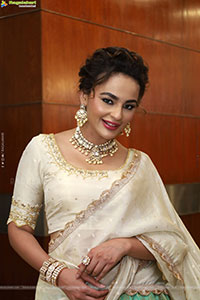 Seerat Kapoor at Hi Life Exhibition Launch, HD Gallery