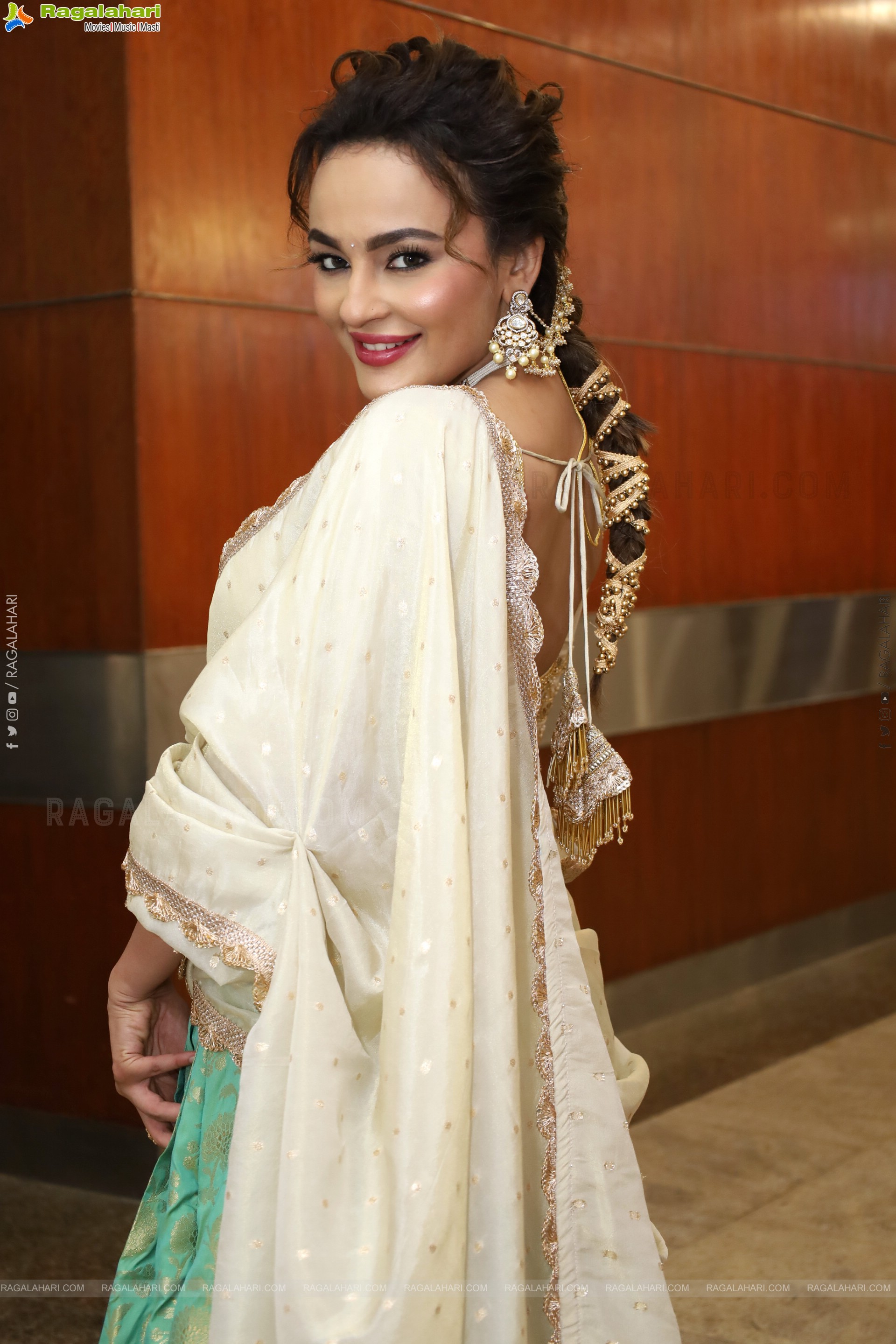 Seerat Kapoor at Hi Life Exhibition Launch, HD Gallery