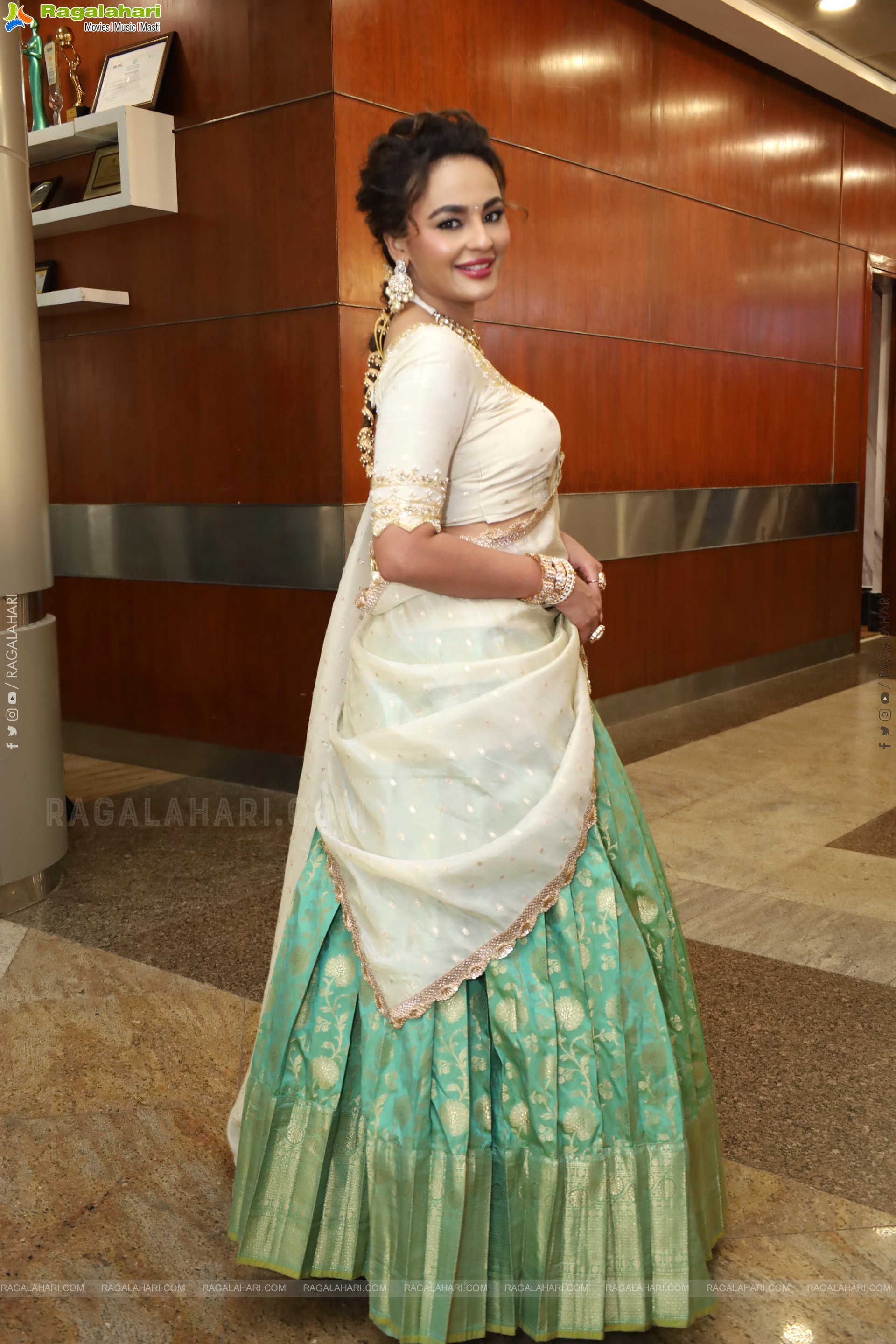 Seerat Kapoor at Hi Life Exhibition Launch, HD Gallery